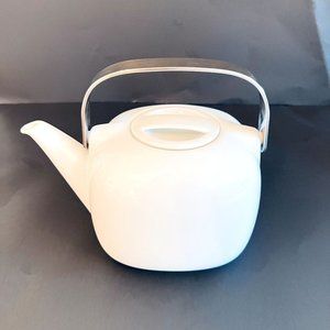 NEW Vintage Simple Modern Rosenthal White Suomi Teapot / Studio Line / Timo Sarp